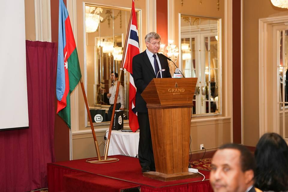 Нурида Курбанова удостоена премии Dialogue for Peace