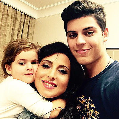 Məşhur müğənni 3-cü dəfə ana oldu