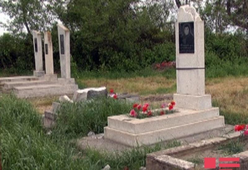 Армяне обстреляли кладбище в Тертере, разрушены могилы