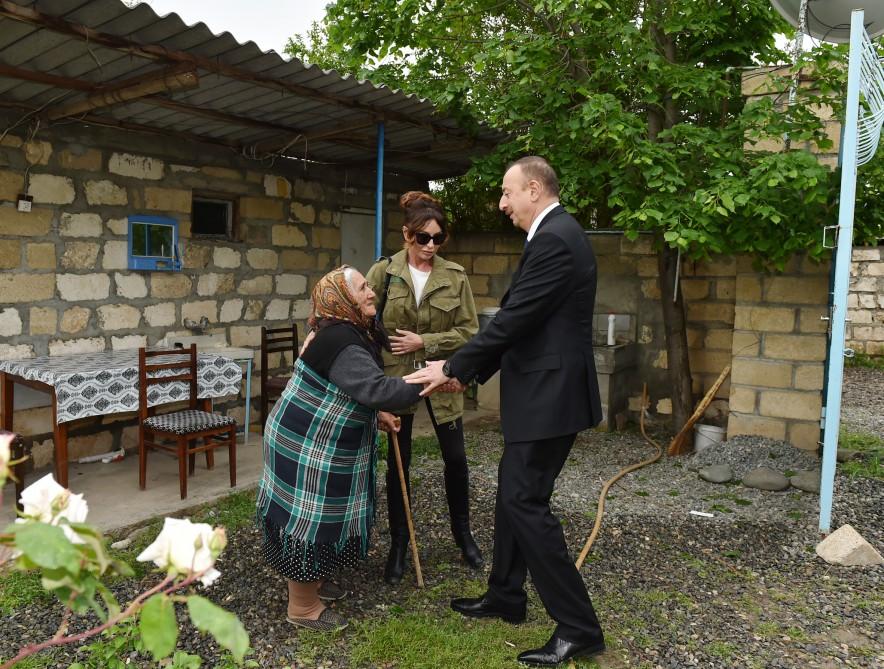 Президент Ильхам Алиев и его супруга Мехрибан Алиева побывали в Тертерском, Бардинском и Агдамском районах
