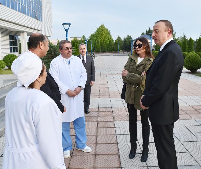 Президент Ильхам Алиев и его супруга Мехрибан Алиева побывали в Тертерском, Бардинском и Агдамском районах