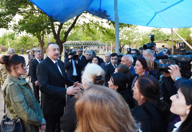 Президент Ильхам Алиев и его супруга Мехрибан Алиева побывали в Тертерском, Бардинском и Агдамском районах