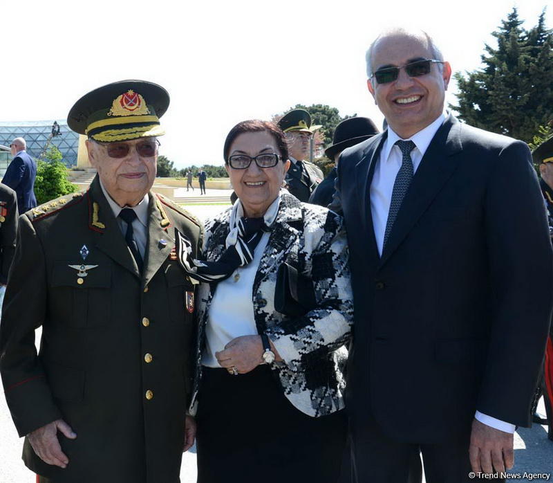 Azərbaycan ictimaiyyəti Qələbə Gününü qeyd edir