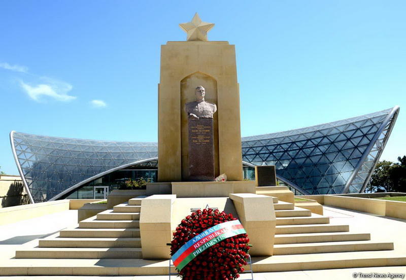 Azərbaycan ictimaiyyəti Qələbə Gününü qeyd edir