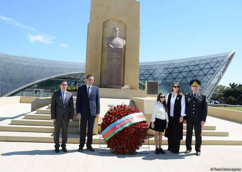 Azərbaycan ictimaiyyəti Qələbə Gününü qeyd edir