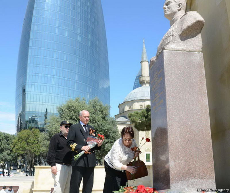 Azərbaycan ictimaiyyəti Qələbə Gününü qeyd edir