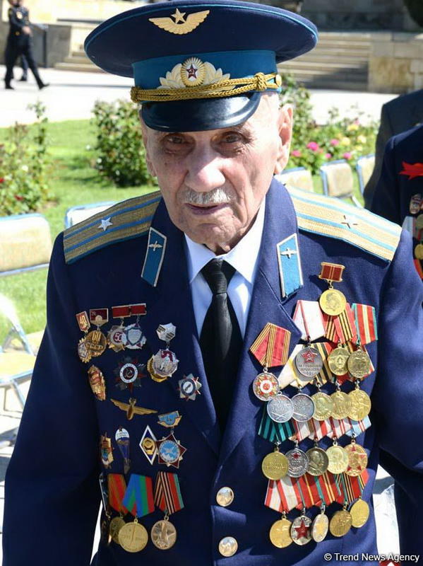 Azərbaycan ictimaiyyəti Qələbə Gününü qeyd edir