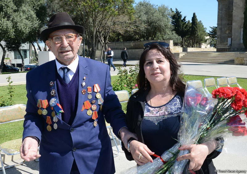 Azərbaycan ictimaiyyəti Qələbə Gününü qeyd edir