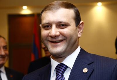 Мэр Еревана спивается