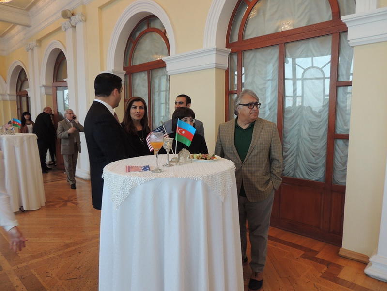 Мурад Адыгезалзаде великолепным концертом открыл фестиваль «Дни Америки» в Филармонии