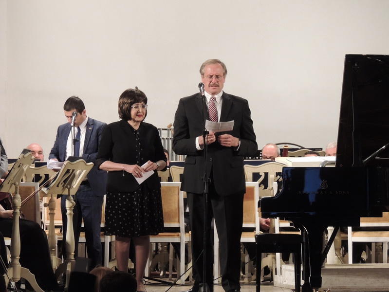 Мурад Адыгезалзаде великолепным концертом открыл фестиваль «Дни Америки» в Филармонии