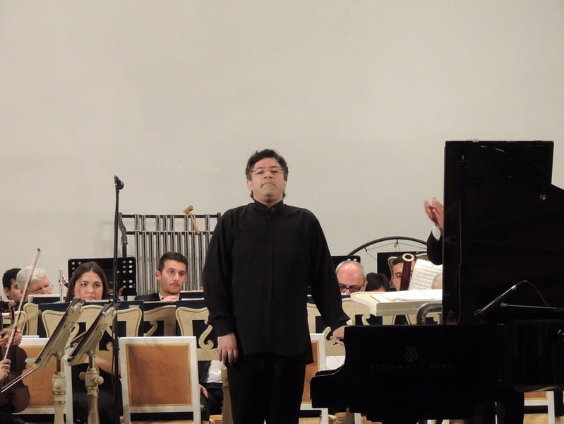 Мурад Адыгезалзаде великолепным концертом открыл фестиваль «Дни Америки» в Филармонии