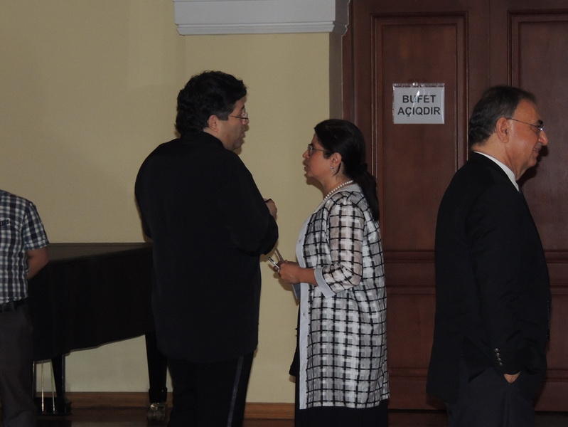 Мурад Адыгезалзаде великолепным концертом открыл фестиваль «Дни Америки» в Филармонии