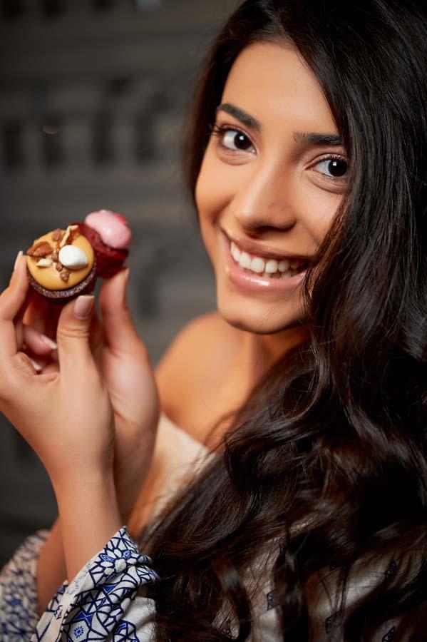 Сямра Рагимли в кондитерской с представителем Франции на "Евровидении-2016"