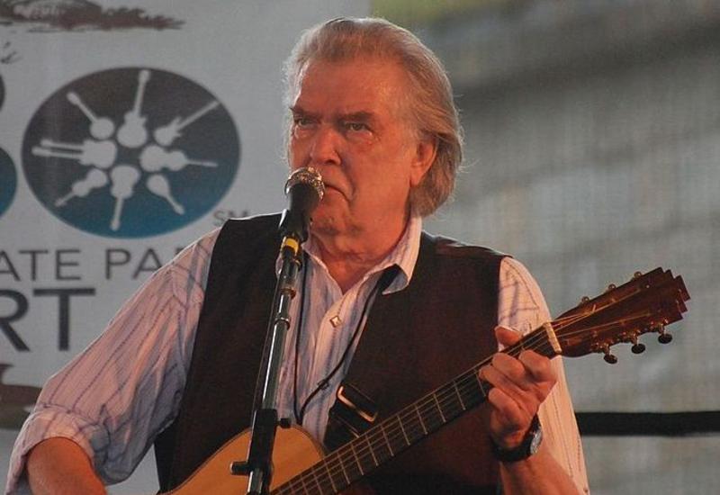 Скончался известный американский певец