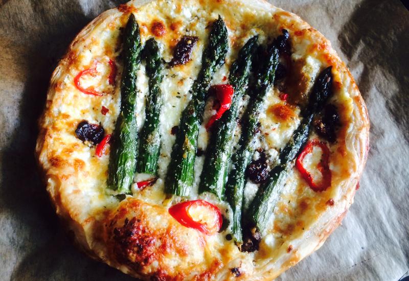 Галета со спаржей и сыром