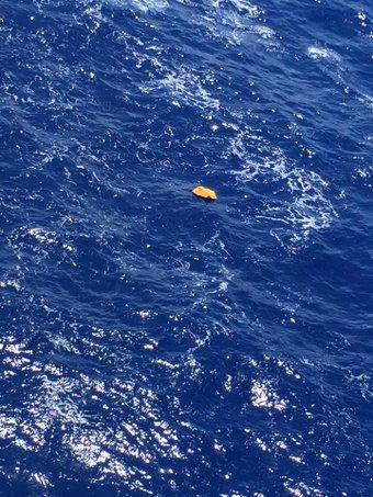 Опубликованы первые фото и видео с предполагаемого места крушения EgyptAir