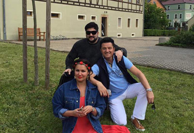 Вот как Анна Нетребко отдыхает с мужем-азербайджанцем в Швейцарии