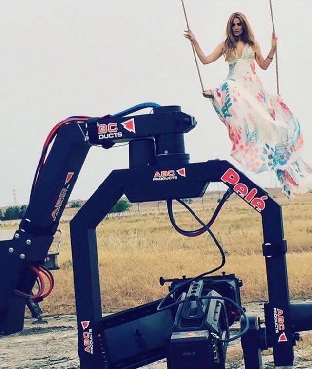 Nigar Camal sükutu pozdu