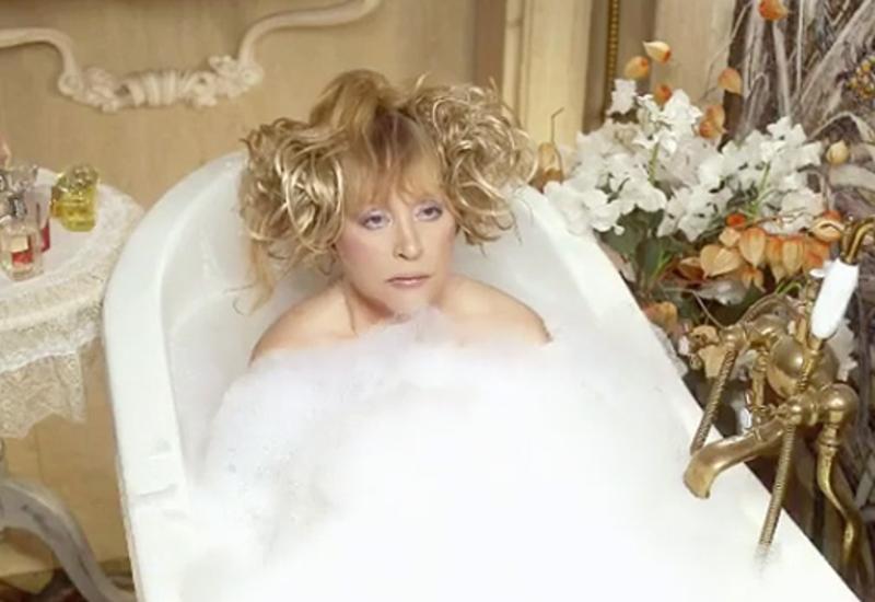 Алла Пугачева разделась для видеоролика нового шоу Максима Галкина