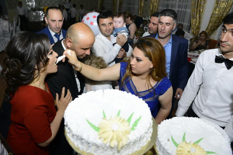 Əməkdar artist nəvəsinə elə bir toy etdi ki...