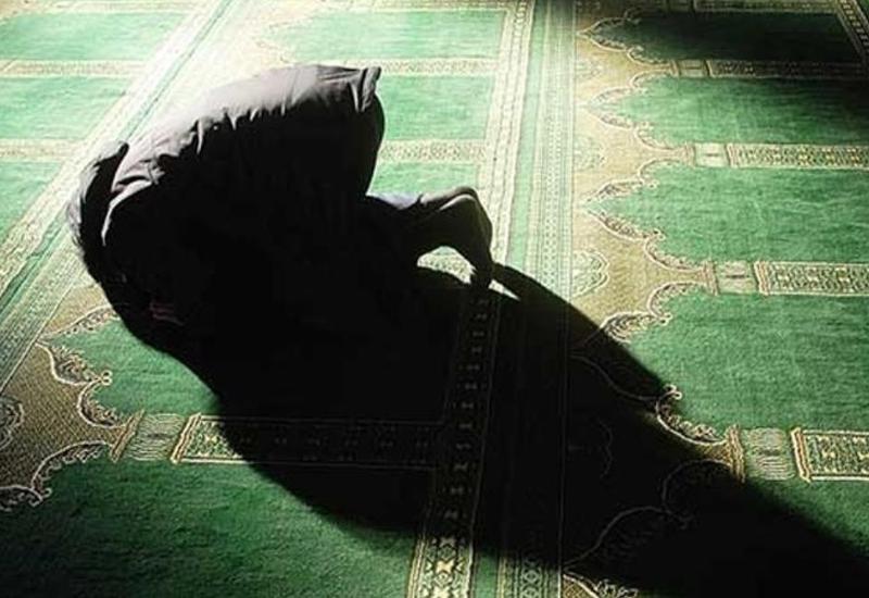 Namaza qarşı laqeyd olmaq ruzini azaldar
