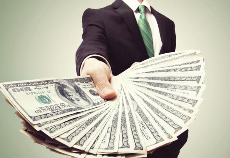 Dolların məzənnəsi 1,53 manatı ötdü