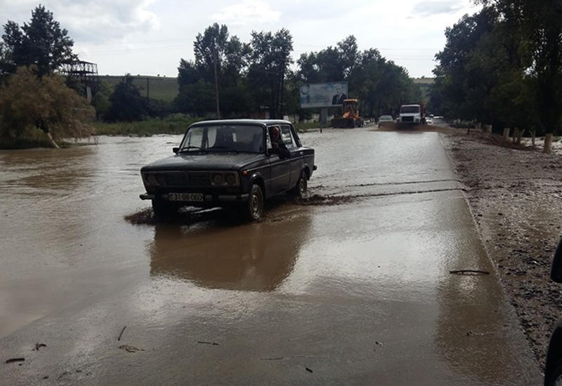 Стихийное бедствие в Исмаиллы: затоплено более 10 сел