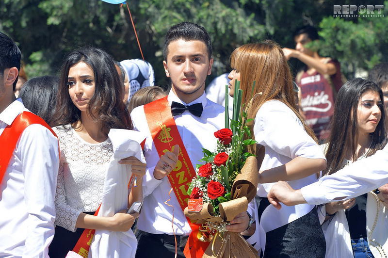 Bakı məktəblərindəki "Son zəng"dən