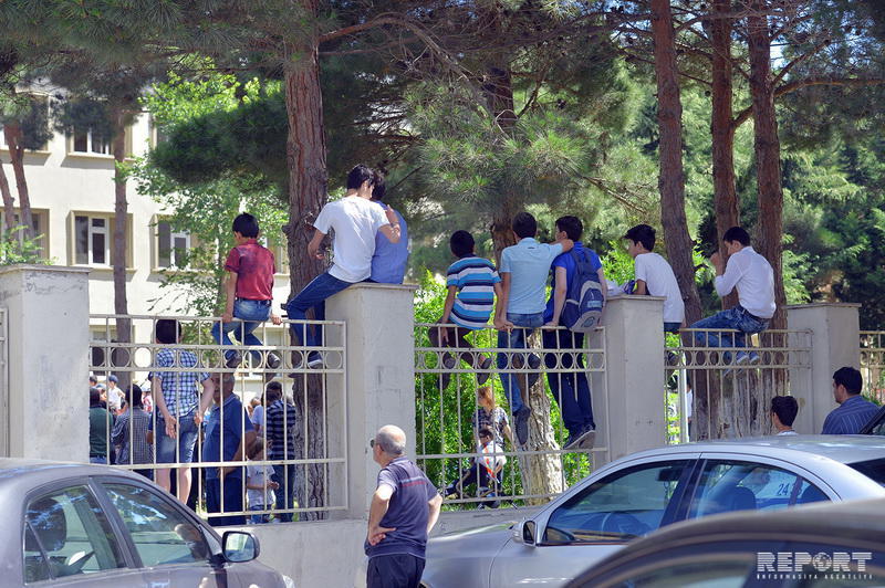 Bakı məktəblərindəki "Son zəng"dən
