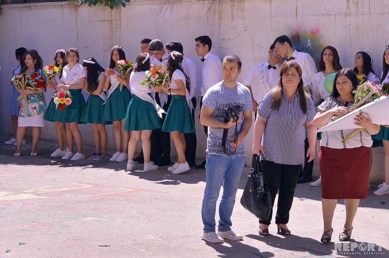 Bakı məktəblərindəki "Son zəng"dən