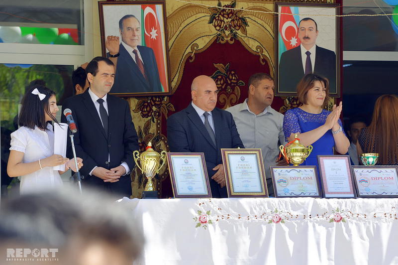 Bakı məktəblərindəki "Son zəng"dən