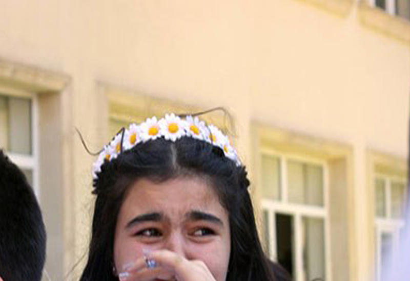 “Son zəng” göz yaşları...