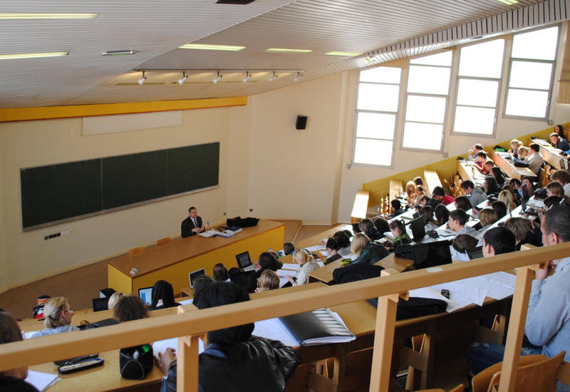 Azərbaycan universitetlərində təhsil haqları