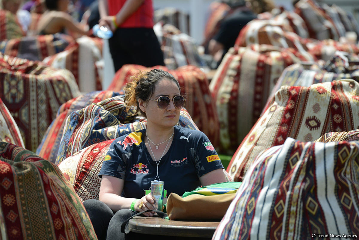 Яркий праздник скорости в Баку