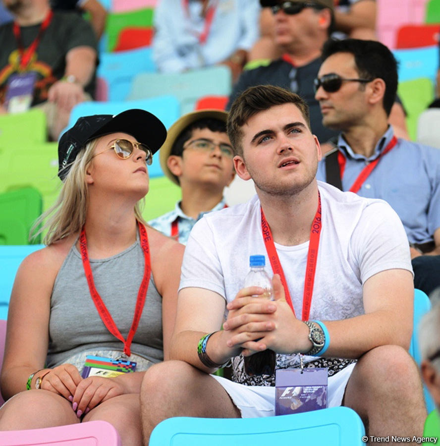 Яркий праздник скорости в Баку