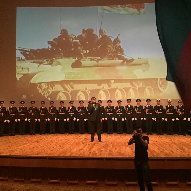 "Aprel döyüşləri və zəfərə doğru"