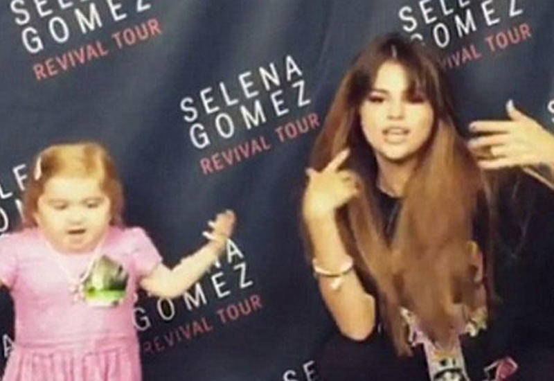 Selena Gomez xəstə fanatını elə sevindirdi ki...
