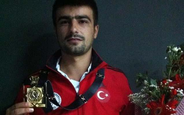 Keçmiş idmançı terrorda yaralılara kömək edərkən öldü