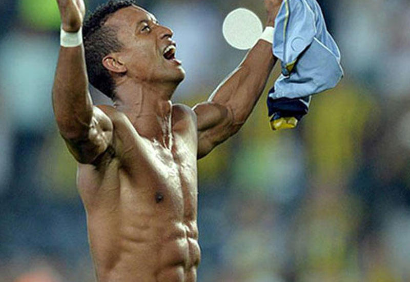 Ulduz futbolçu Türkiyədən gedir