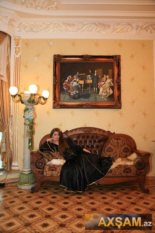 Könül Kərimova villasını satır