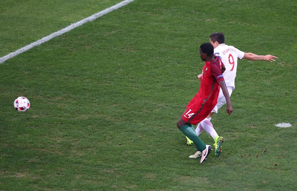 Португалия вышла в полуфинал Евро-2016