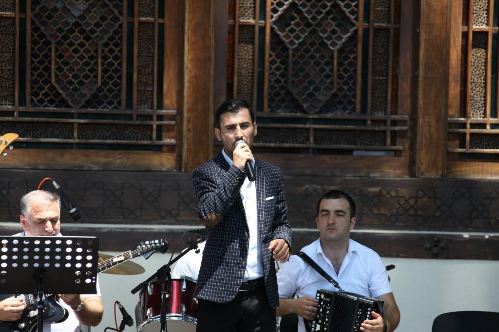 В рамках фестиваля «Шелковый путь» в Шеки выступил ансамбль «Зирвя»