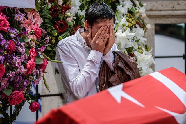 В Турции похоронили жертв страшного теракта