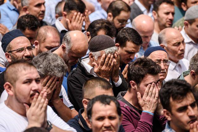 В Турции похоронили жертв страшного теракта