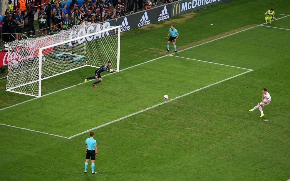 Португалия вышла в полуфинал Евро-2016