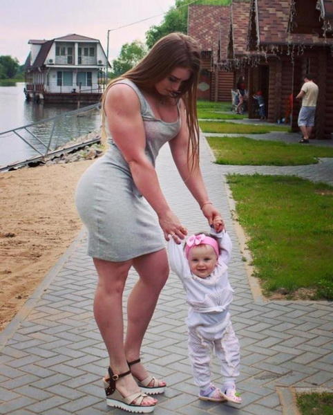 20 фото из жизни самой красивой бодибилдерши России