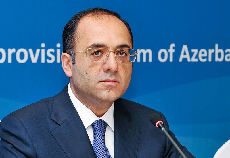 Elman Mehdiyev müəllimliyə başlayır