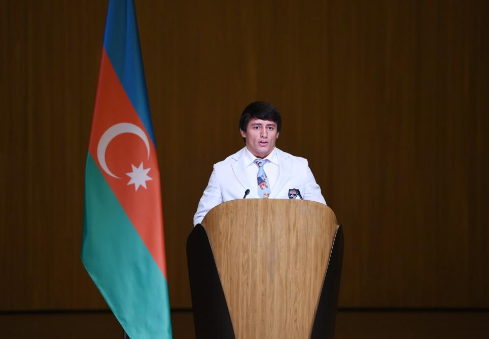 Президент Ильхам Алиев принял участие в проводах азербайджанской делегации на Олимпиаду в Рио-де-Жанейро