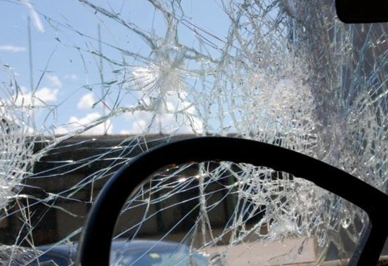 Göygöldə yol qəzası: sürücü xəsarət alıb